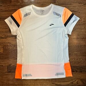 NWOT Brooks Run Visible Short Sleeve 2.0